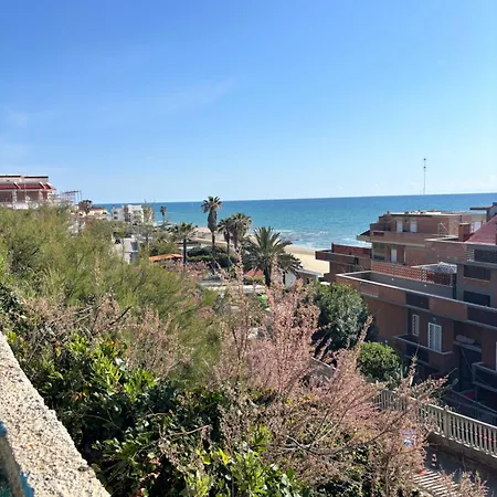Arcobaleno Sul Mare Apartment *
